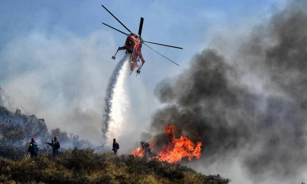 Φωτιά στο Κεφαλόβρυσο Αχαΐας: Σηκώθηκε αεροσκάφος